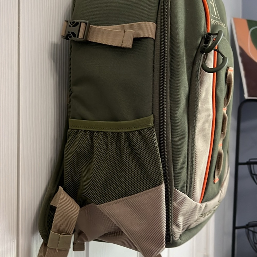 Backpack With Adjustable Compartments - image 2